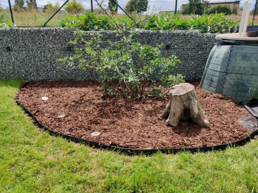 Neviditelný obrubník plastový - zelený