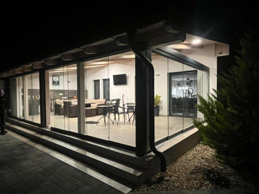 Masivní hliníková polykarbonátová pergola MB Line - antracit, PC 16 mm, čirý
